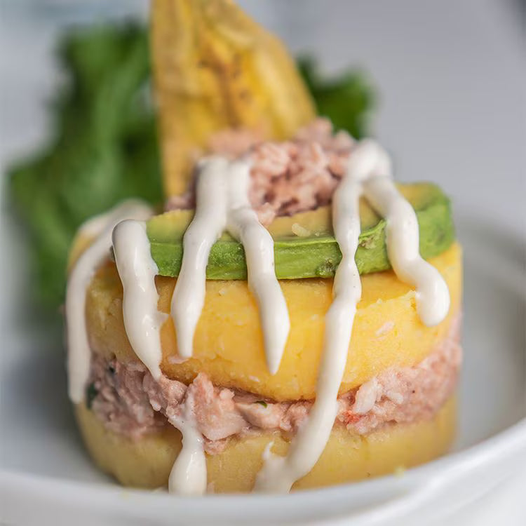 CAUSA LIMEÑA DE ATÚN MERENGUE
